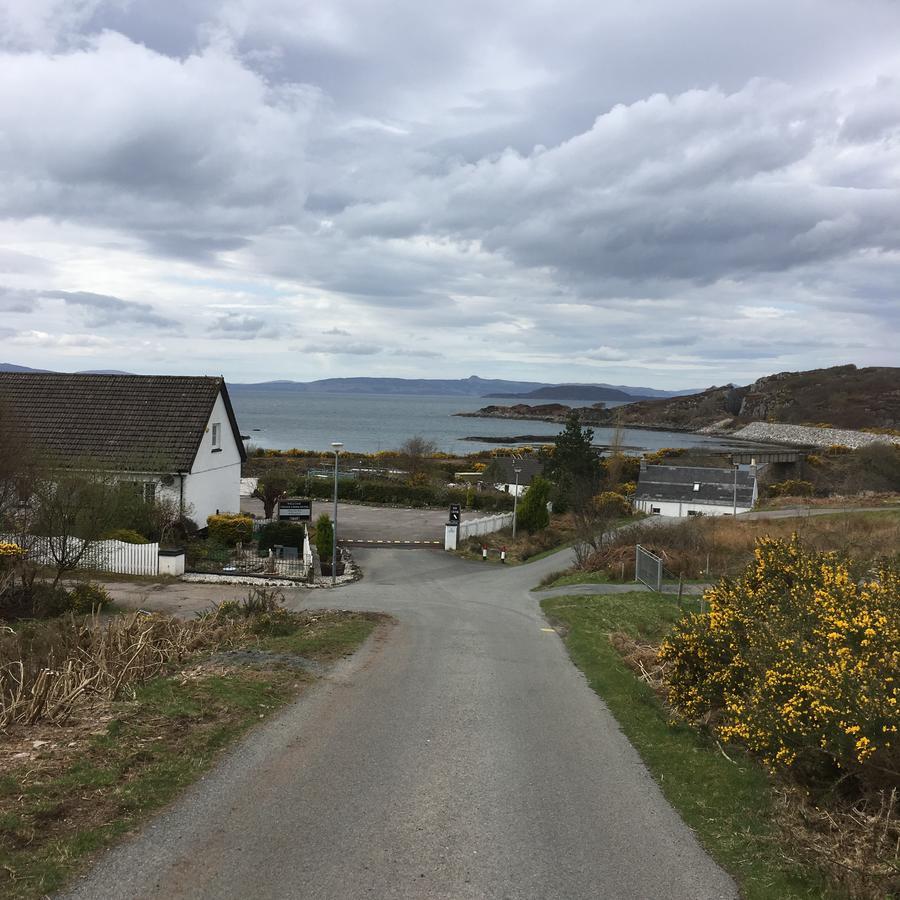 Creag Dubh Bed & Breakfast カイル・オブ・ロカルシュ エクステリア 写真