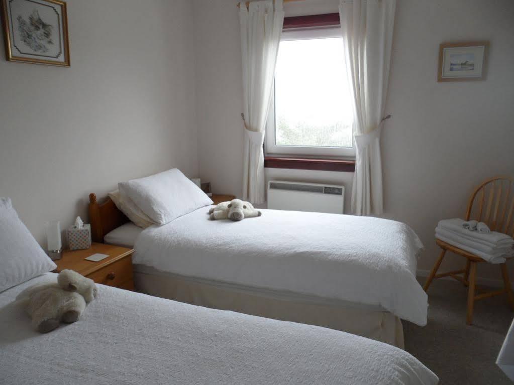Creag Dubh Bed & Breakfast カイル・オブ・ロカルシュ エクステリア 写真